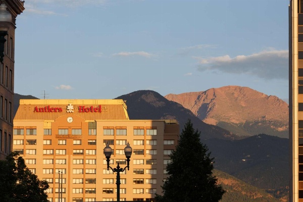 The Antlers, A Wyndham Hotel image 2